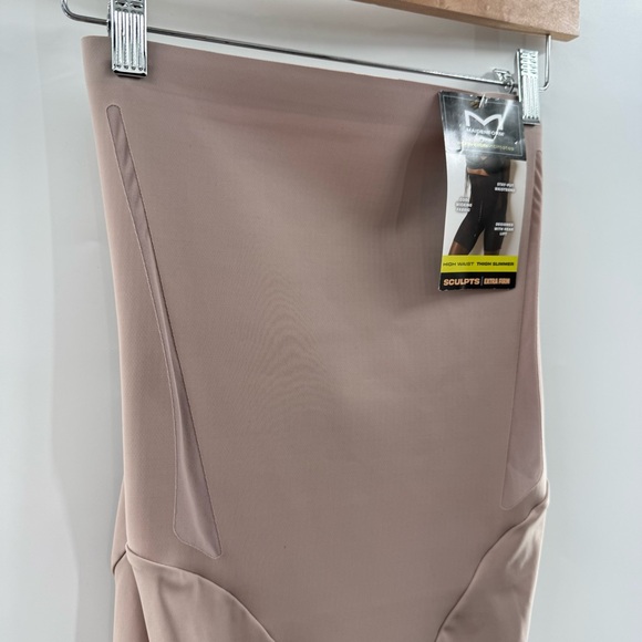NWT Maidenform Craveable Intimates High Waisted Thigh Slimmer Sculpt Extra Firm - Picture 5 of 11